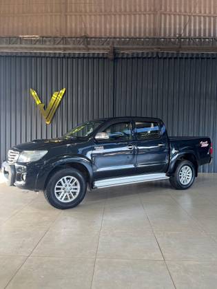TOYOTA HILUX 3.0 SRV 4X4 CD 16V TURBO INTERCOOLER DIESEL 4P AUTOMÁTICO TOYOTA HILUX 3.0 SRV 4X4 CD 16V TURBO INTERCOOLER DIESEL 4P AUTOMÁTICO